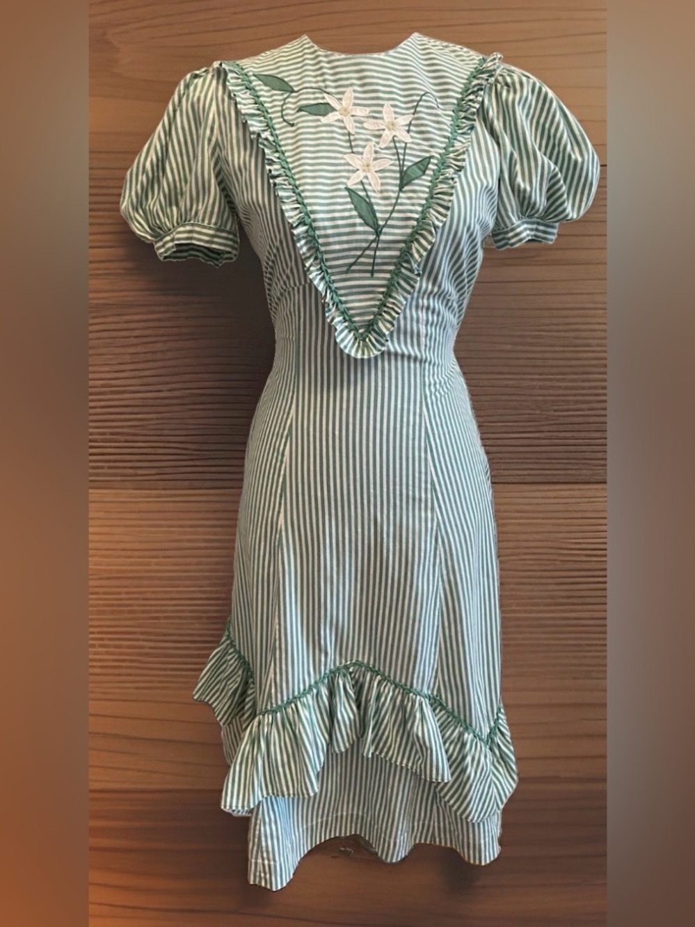 Vintage Striped Dress Mint Green / White, Ruffle Trim & Floral Appliqué Medium